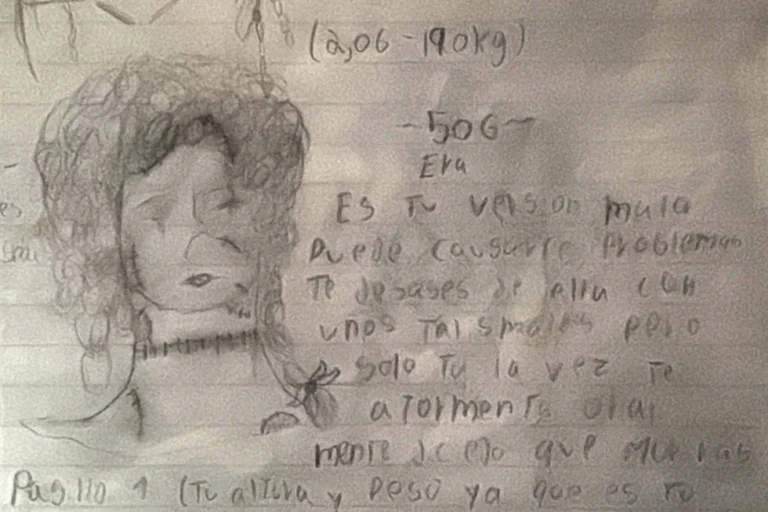 Colombian Girls detained in Texsas art