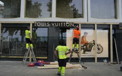 Downtown Geneva boards up as drastic security tightens ahead of anti-G7 protests