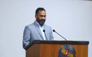 (राष्ट्रिय सभा बैठकमा मन्त्रालयसँग सम्बन्धित मौखिक प्रश्नको उत्तर दिनुहुFदै संस्कृति, पर्यटन तथा नागरिक उड्ययनमन्त्री खडकराज पौडेल । तस्बिर :केशब गुरुङ)