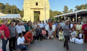 (अमेरिकाका विभिन्न स्थान तथा सहरमा आयोजना गरिएको दीप प्रज्ज्वलन तथा शोकसभा । तस्बिर: कृष्णराज खनाल)