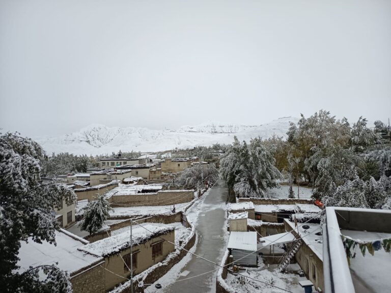 Mustnag Snow fall